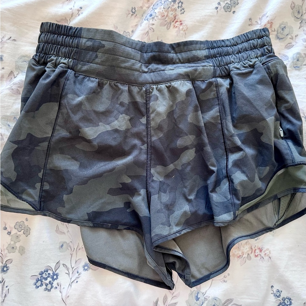 Lululemon Hotty Hot shorts HR